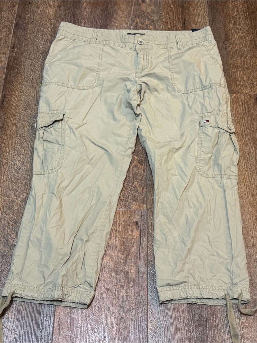 Tommy Hilfiger Khaki Cargo Capris Y2K Style